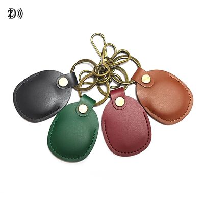 Upscale Keyfob Embossed Custom Keychain tahan air 13,56MHz NFC Key Tag Kulit Keyfob Wearable NFC RFID Keyfob