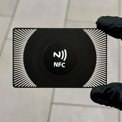 Desain Khusus NFC Kartu Bisnis Logam NTAG216 888 Bytes 13.56MHz RFID Kartu Kunjungan Logam Baja Rinsless