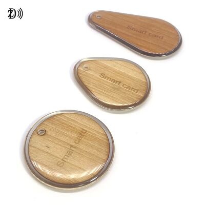 Custom Printed Wooden Keychain dengan Waterproof Full Epoxy Wood Keyfob 13.56MHz Komunikasi RFID NFC untuk Kontrol Akses