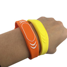 Gelang Chip RFID Pasif Tahan Lama Untuk Pembayaran Waterpark Hospital
